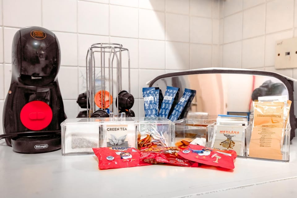 Coffee/tea facilities, Kitchen or kitchenette, Food and drinks, Food, Drinks