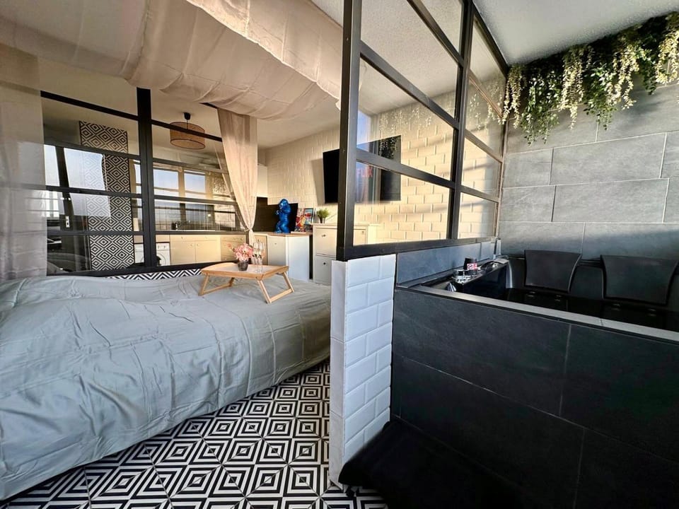 Mini Loft avec Jacuzzi & Piscine - Cap d'Agde Apartment in Agde