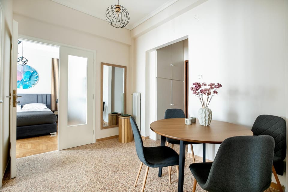 Bed, Living room, Dining area, Bedroom