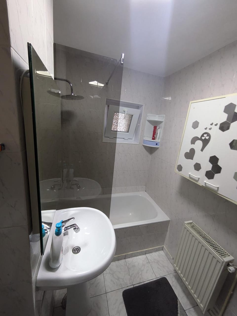 Shower, Toilet, Bathroom, Bath