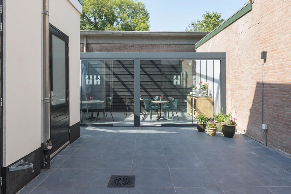 New warm, bed en koffie Suite Tilburg Apartment in Tilburg