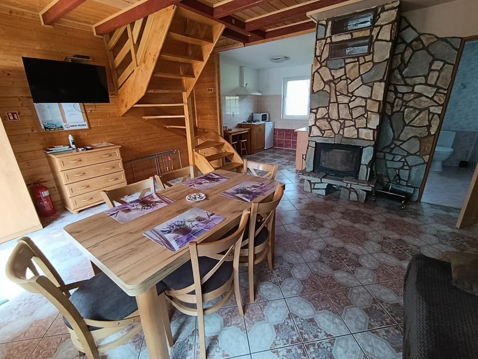 Communal lounge/ TV room, Kitchen or kitchenette