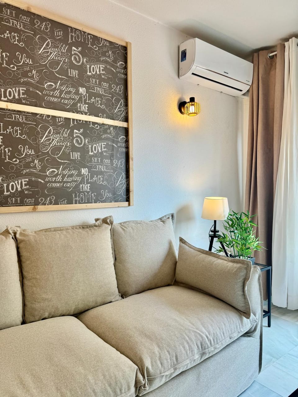 Living room, air conditioner