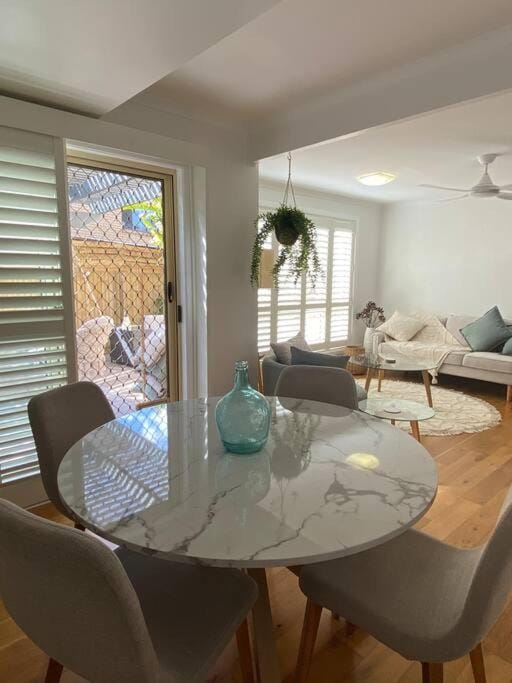 Living room, Dining area, air conditioner