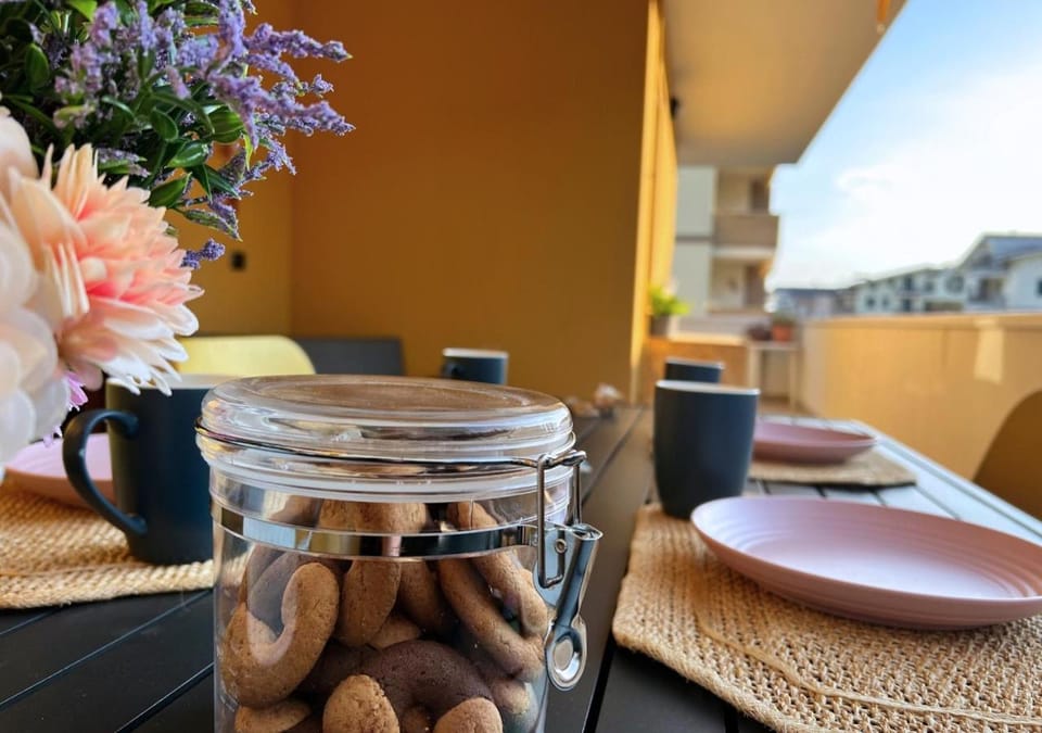 Dining area, Food