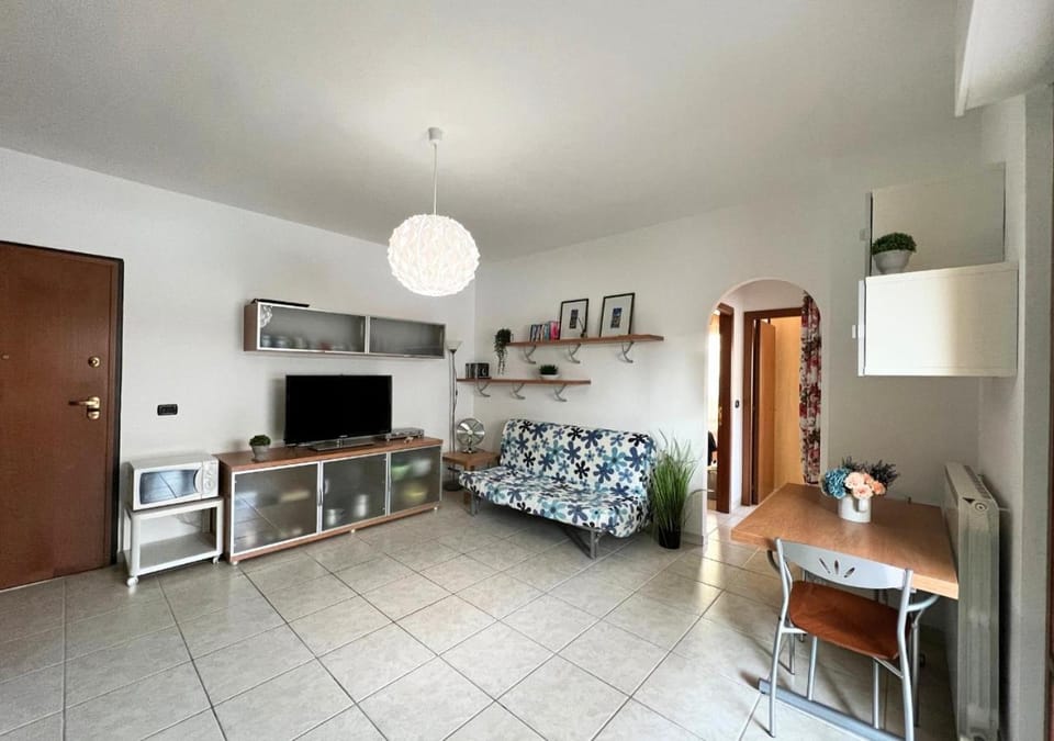 TV and multimedia, Living room, Dining area