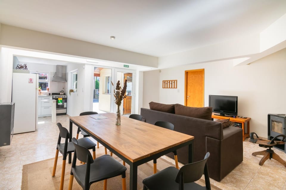 Photo of the whole room, Dining area