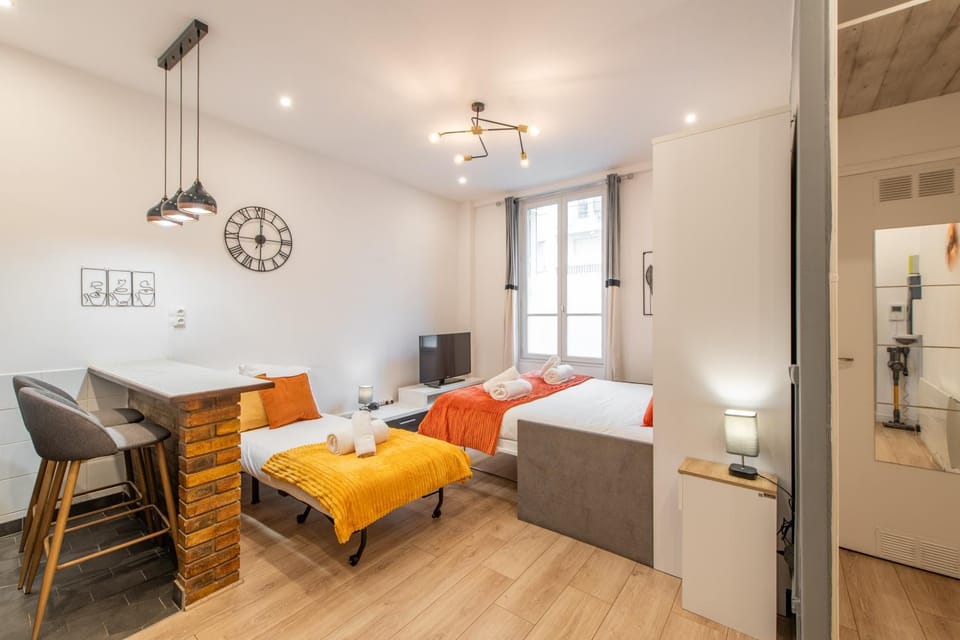 Cozy & Central Fully Equipped Studio 5 min walk to metro, Montparnasse neighbourhood Apartment in Paris