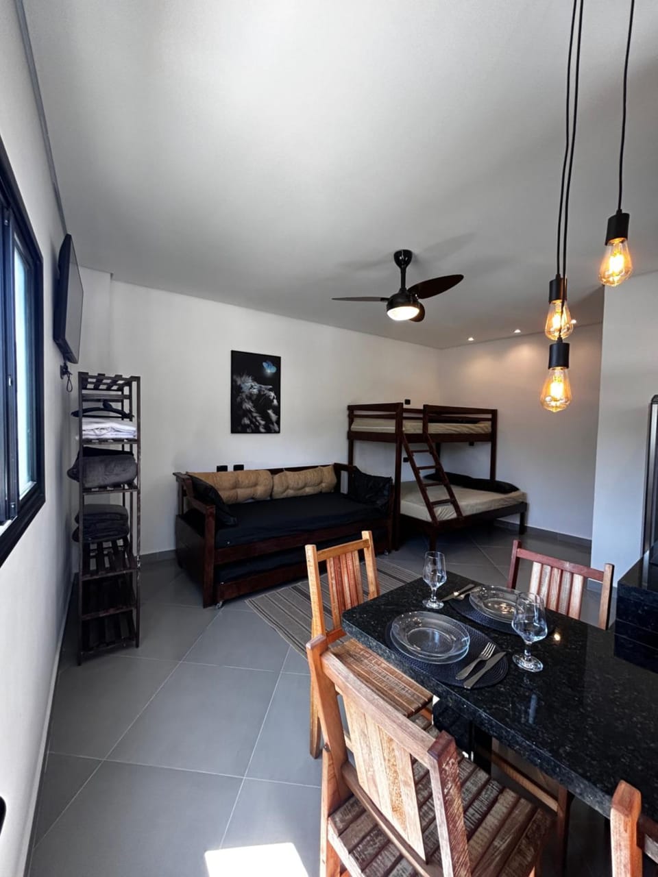 Bed, Photo of the whole room, Seating area, Dining area, Bedroom, air conditioner