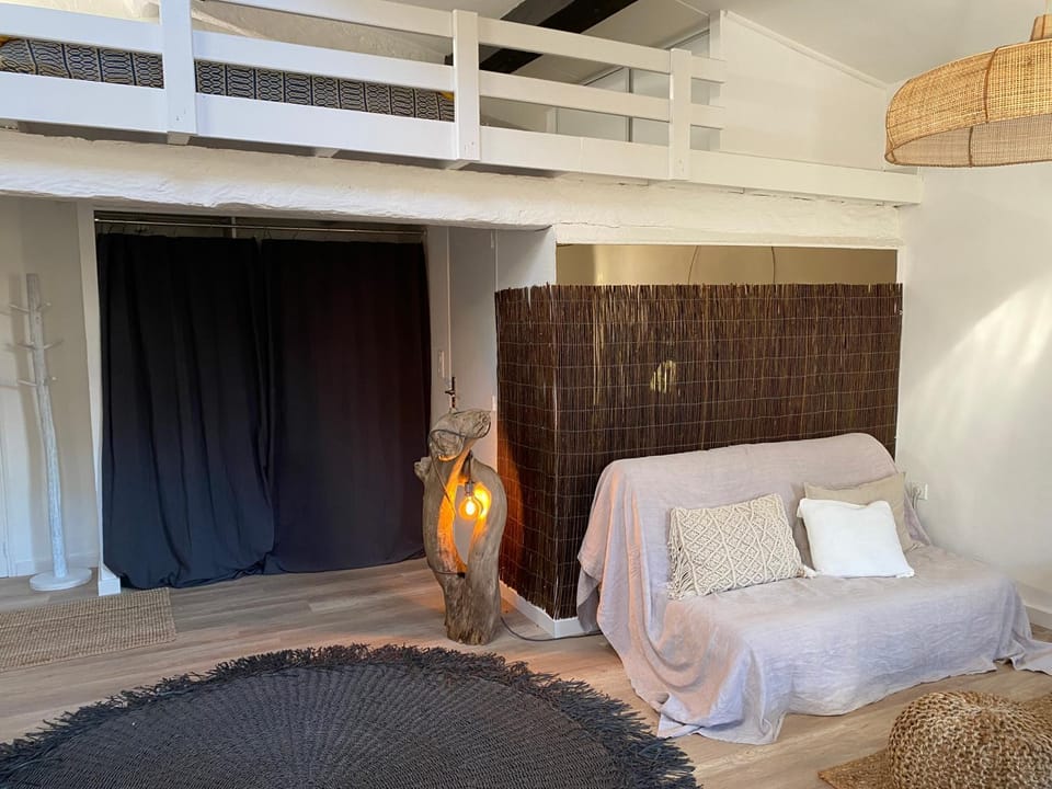 Cassis - Très beau studio climatisé à côté du port Apartment in Cassis