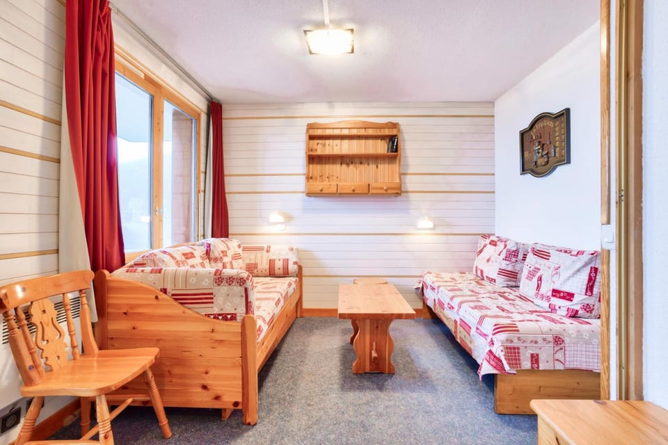 Bed, Bedroom, kitchen