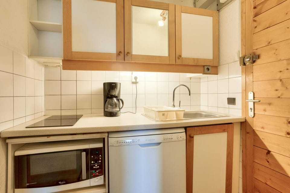 oven, kitchen