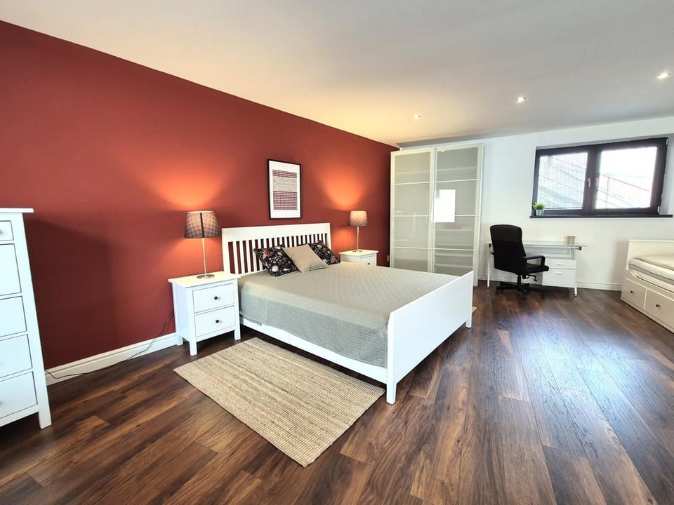 Bed, Bedroom