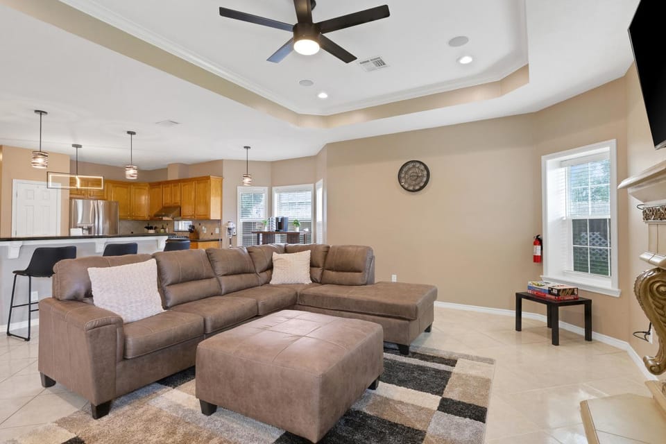 TV and multimedia, Living room, Seating area