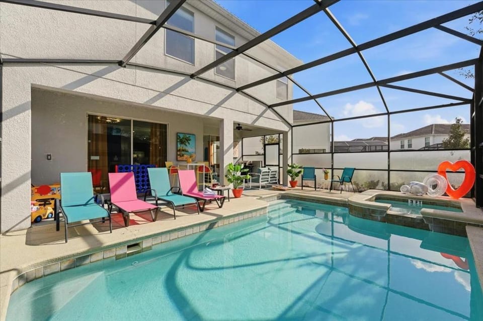 Swimming pool, sunbed