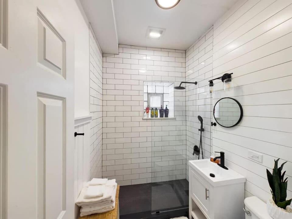 Chi-Town Hideout #1 Apartment in Berwyn