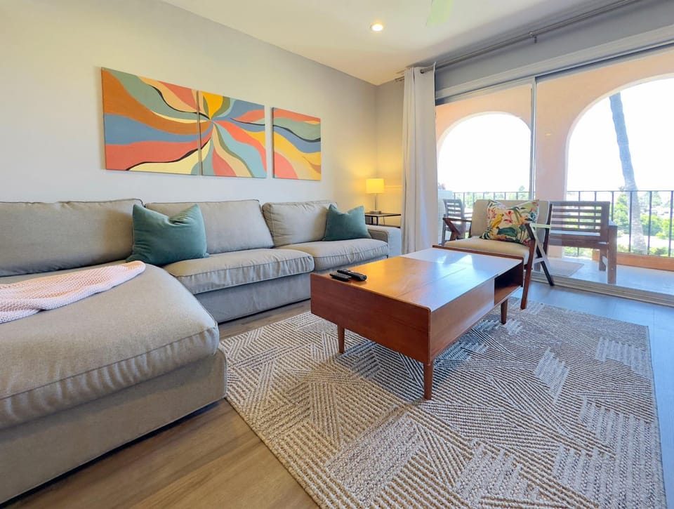 View (from property/room), Balcony/Terrace, Living room, City view, Sea view, Sunset