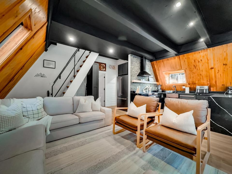 Living room, Seating area, kitchen