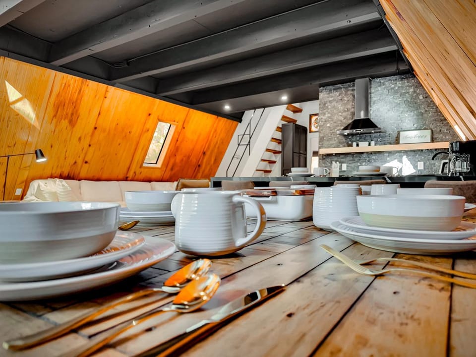 Dining area, kitchen