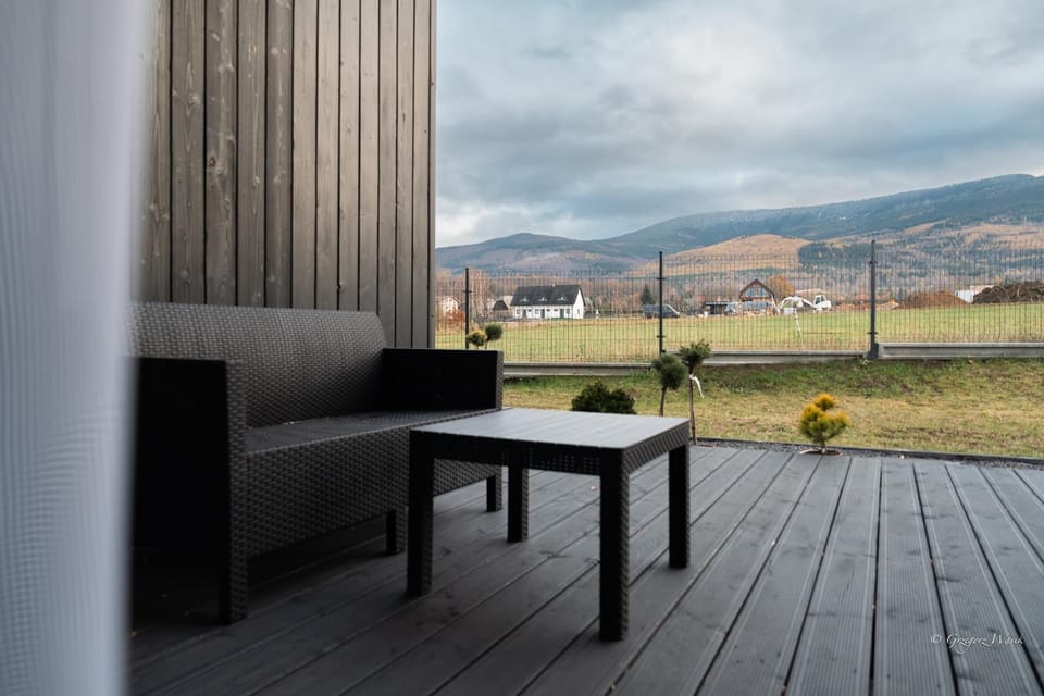 Natural landscape, Garden, Balcony/Terrace, Dining area, Mountain view