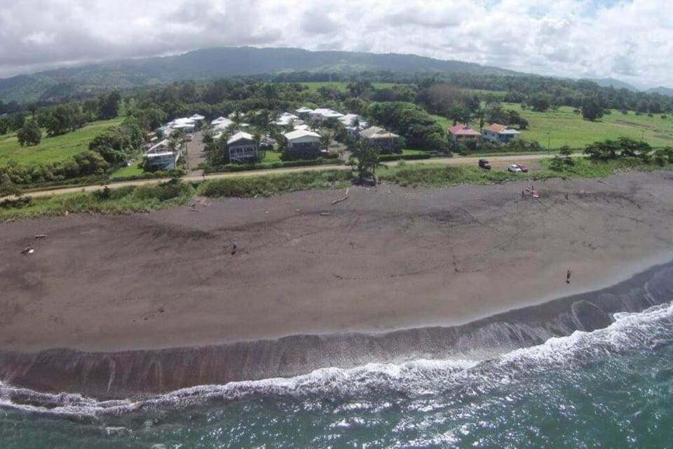 #01 - Amazing Beachfront Bungalow!!!! House in Playa Hermosa