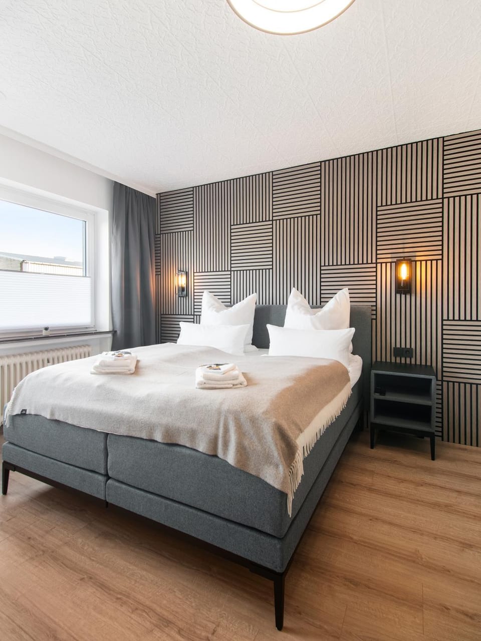 Bed, Photo of the whole room, Bedroom