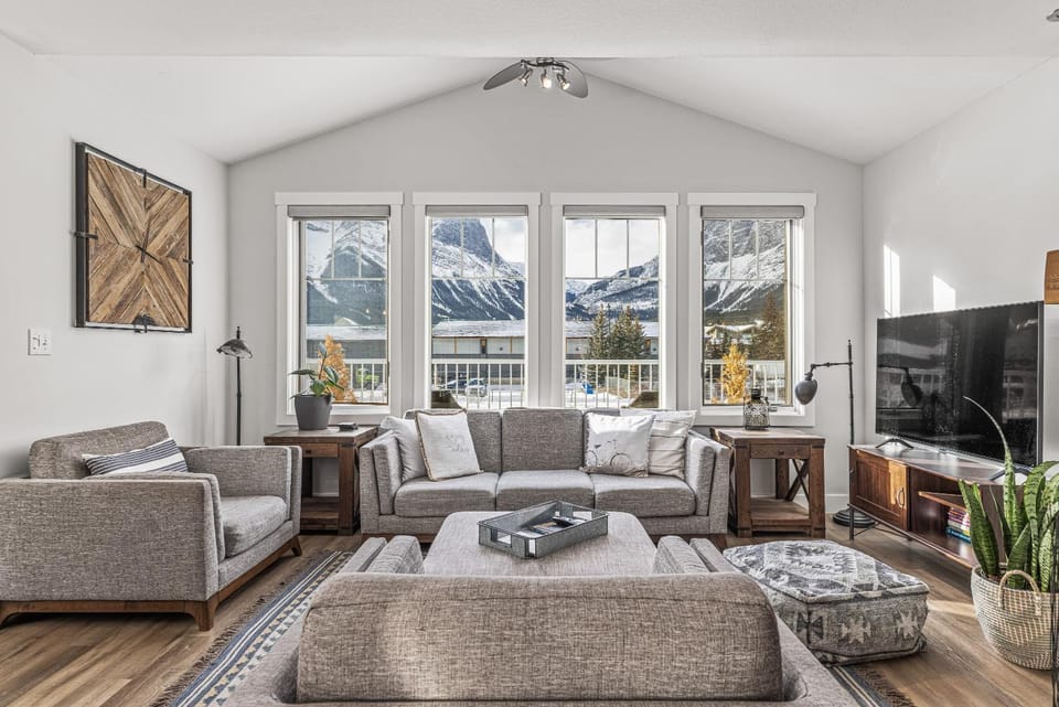 Living room, Mountain view