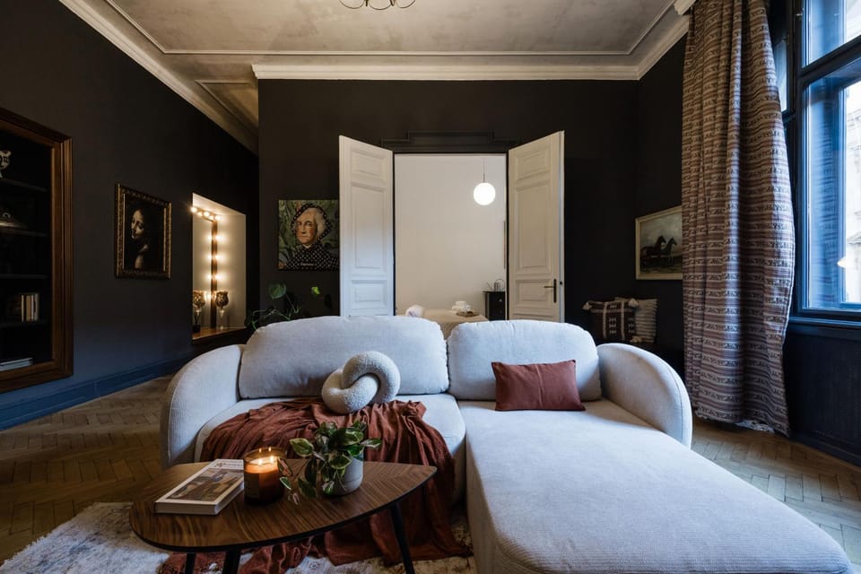 Living room, Seating area