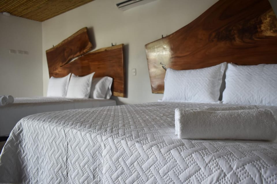Bed, Photo of the whole room, Bedroom, air conditioner