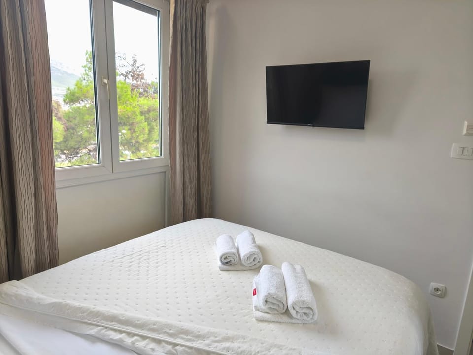 MonLux studio- FREE Public Parking-Easy Walk to the Center Apartment in Split
