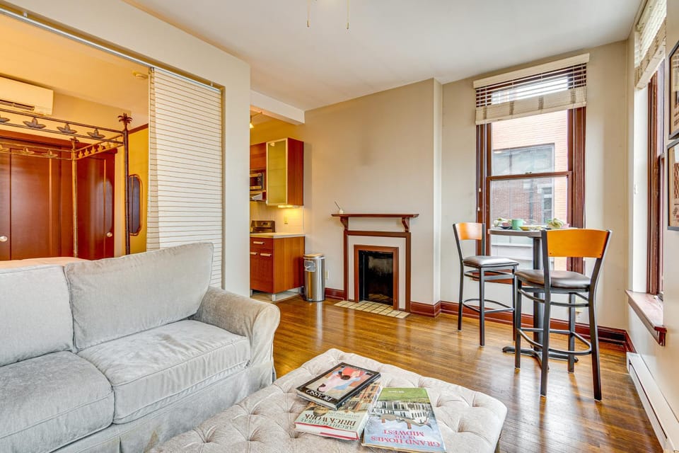 Walk to Convention Center, Secured Apt in Columbus Apartment in Short North