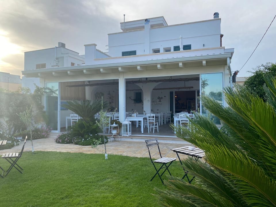 Property building, Patio, Day