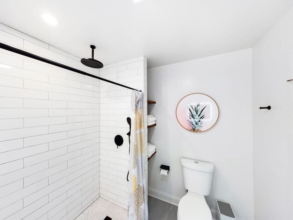 Chi-Town Ultimate Hideout 1-2-3 House in Berwyn