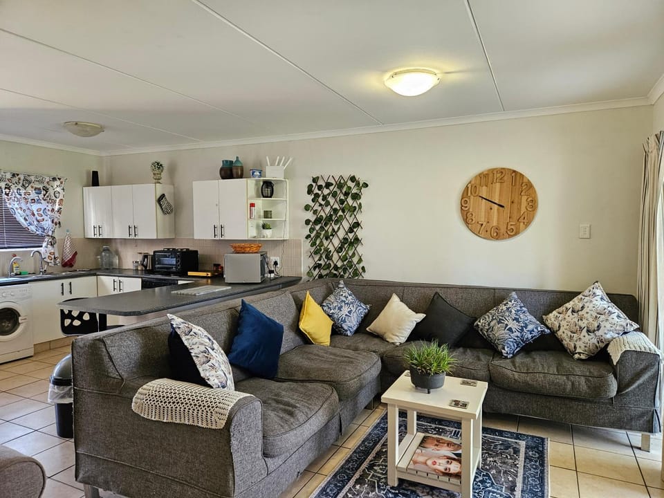 Spacious Family 2-Bedroom Apartment Apartment in Port Alfred