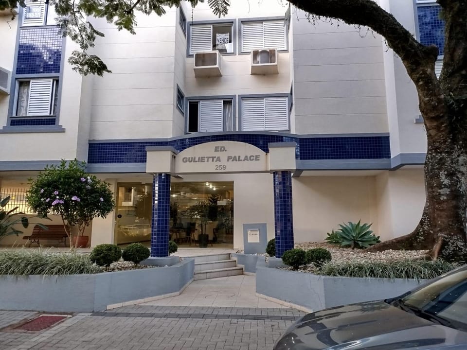 Property building, Facade/entrance, Day, Neighbourhood