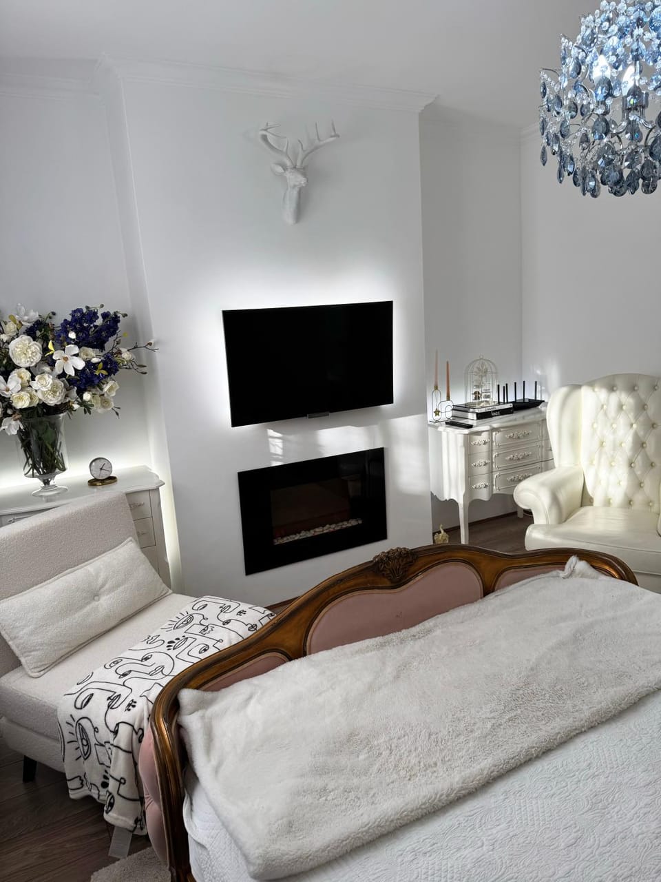 Bed, Bedroom