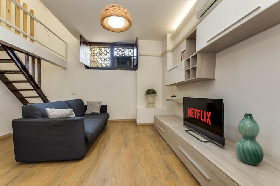 TV and multimedia, Seating area