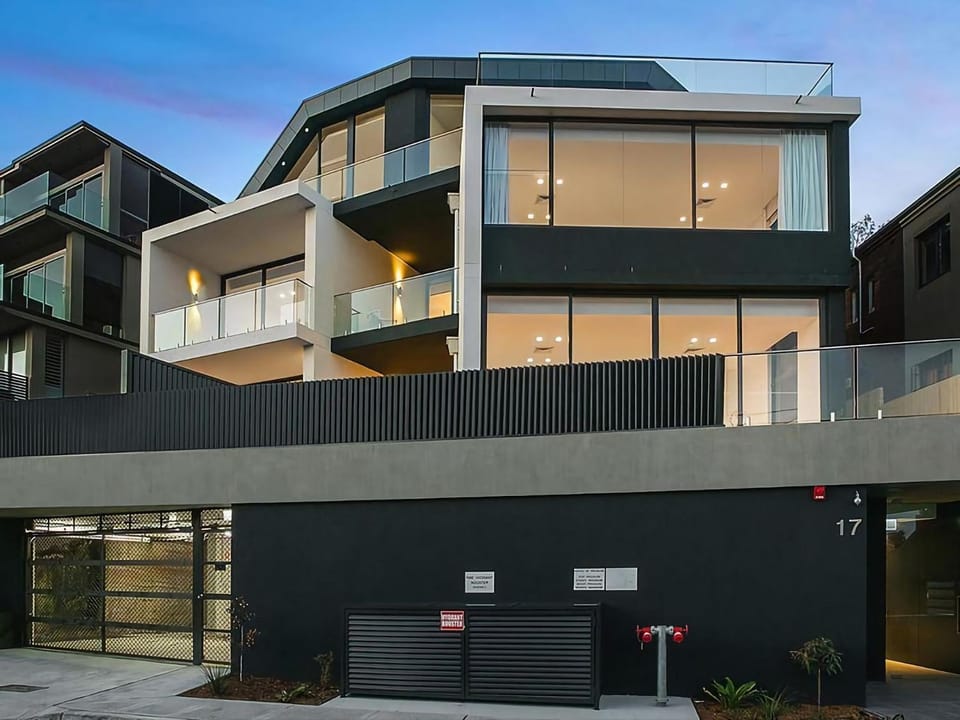 Glamarama Apartment in Sydney