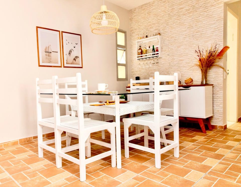 Imperdível Apartamento Completo a 5 Minutos da Praia com Garagem e Ideal Para Lazer e Trabalho Remoto Apartment in State of São Paulo