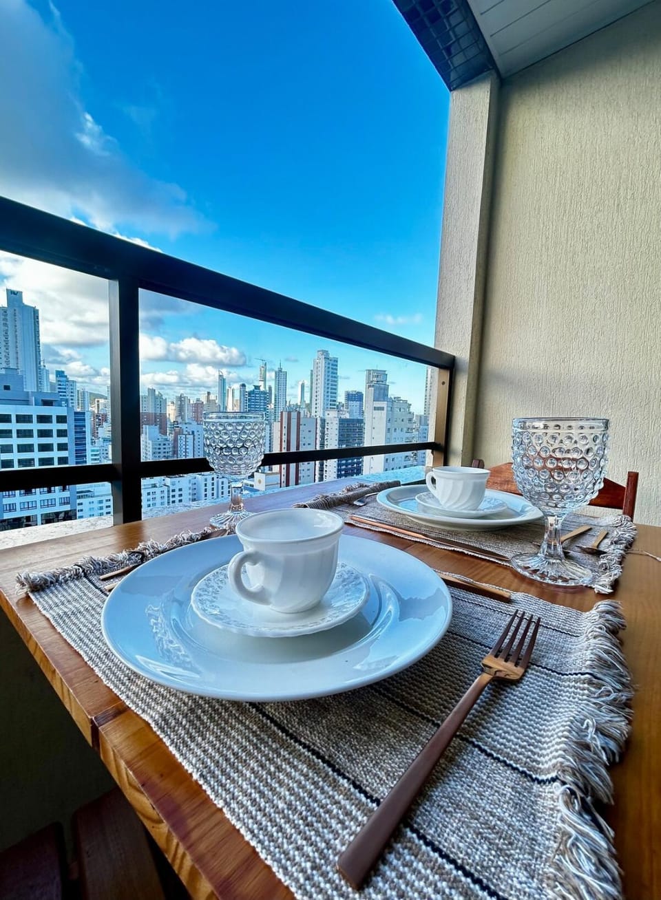 Day, Coffee/tea facilities, View (from property/room), Balcony/Terrace, Dining area, City view