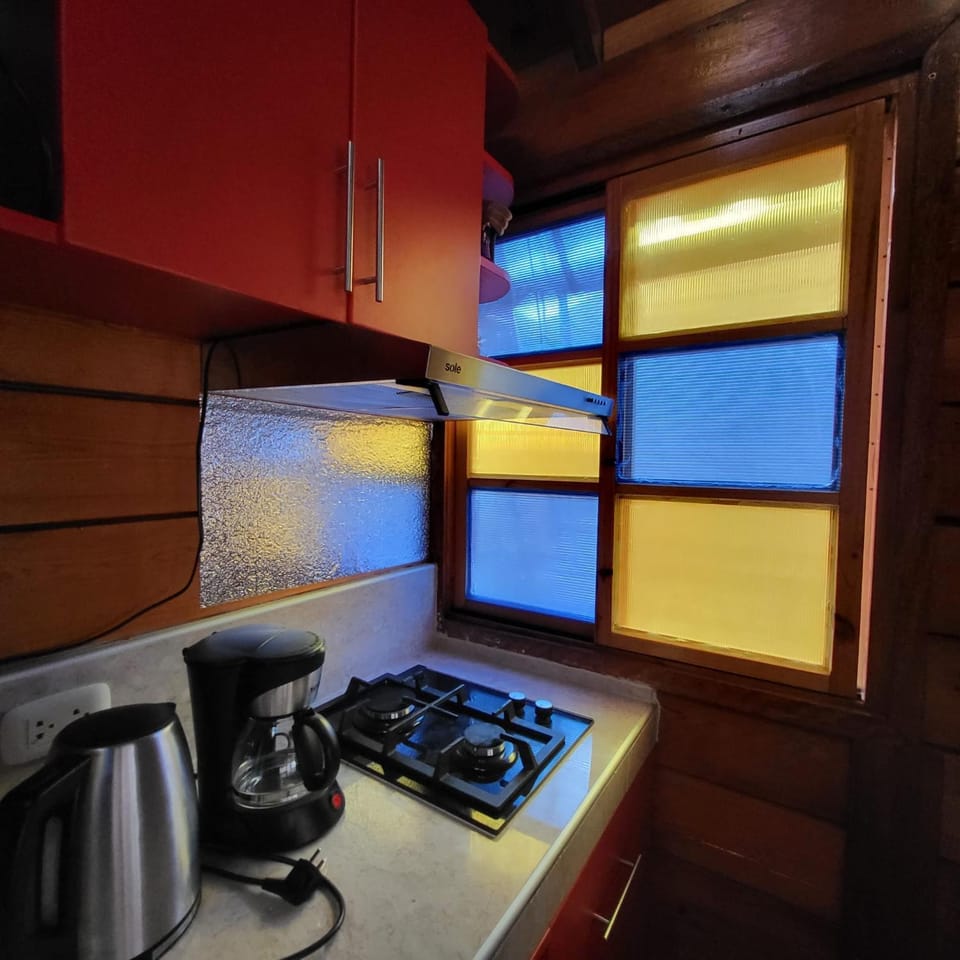 Coffee/tea facilities, Kitchen or kitchenette