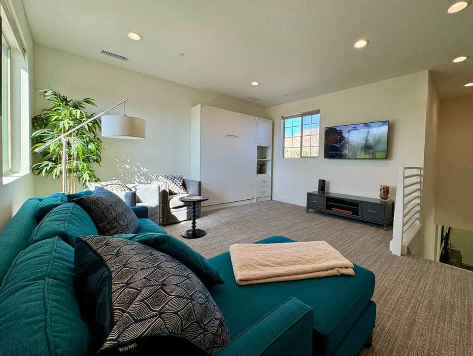 Bed, Game Room