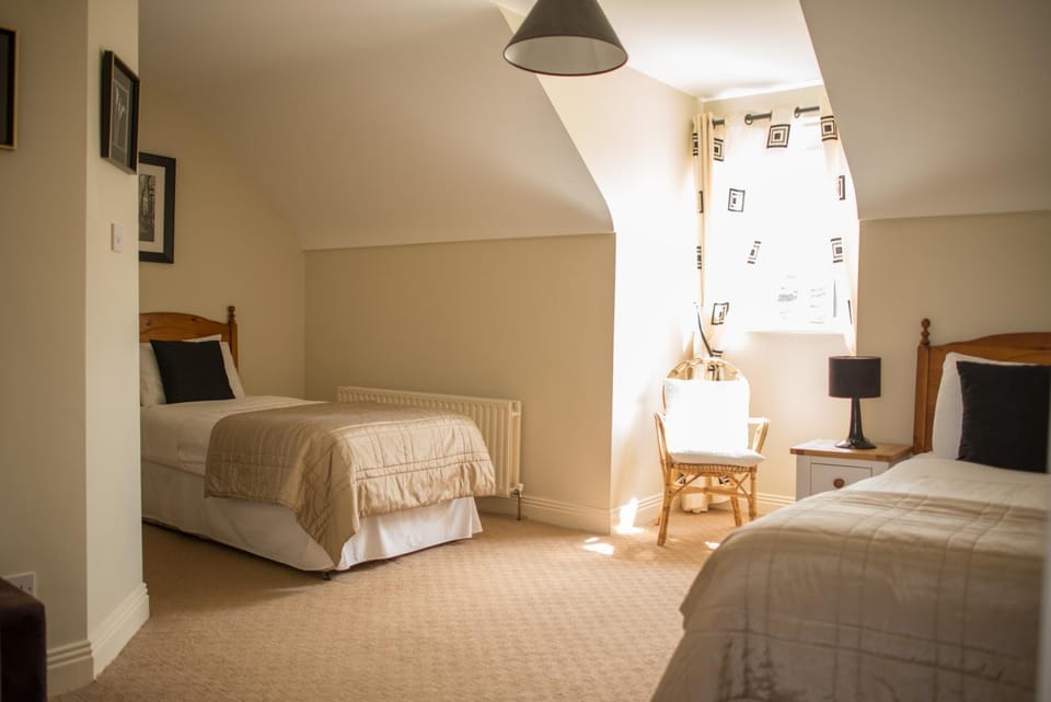 Photo of the whole room, Sea view