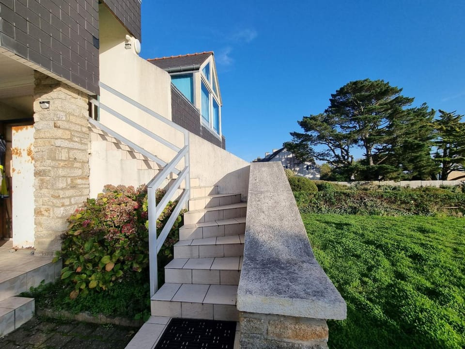 Appartement 4 pers, plage à 300m, WiFi, parking, St-Gildas-de-Rhuys - FR-1-775-2 Apartment in Brittany