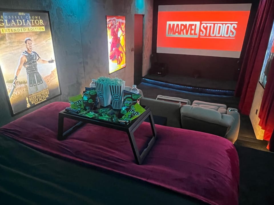 Cinéma & Jacuzzi Apartment in Auvergne-Rhône-Alpes
