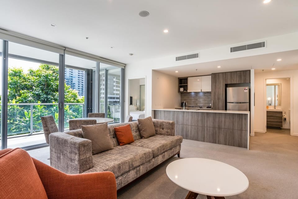 Modern 2 Bedroom Apartment with Parking South Brisbane Apartment in Brisbane City