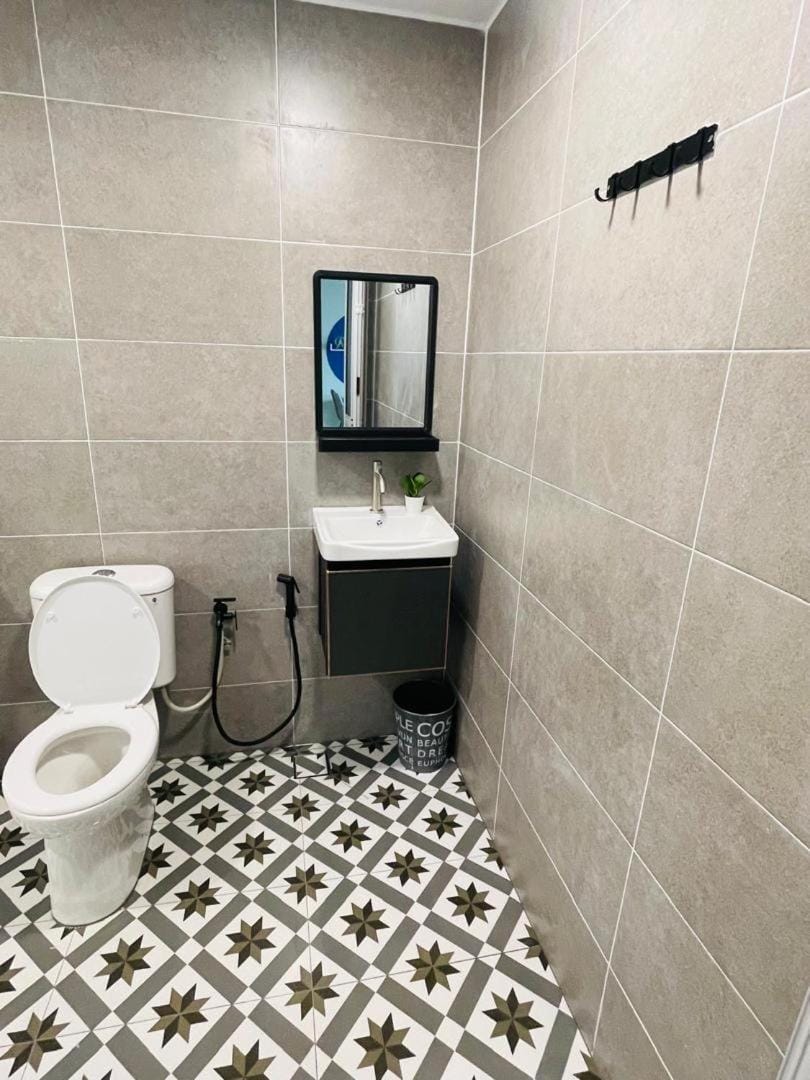 Toilet, Bathroom