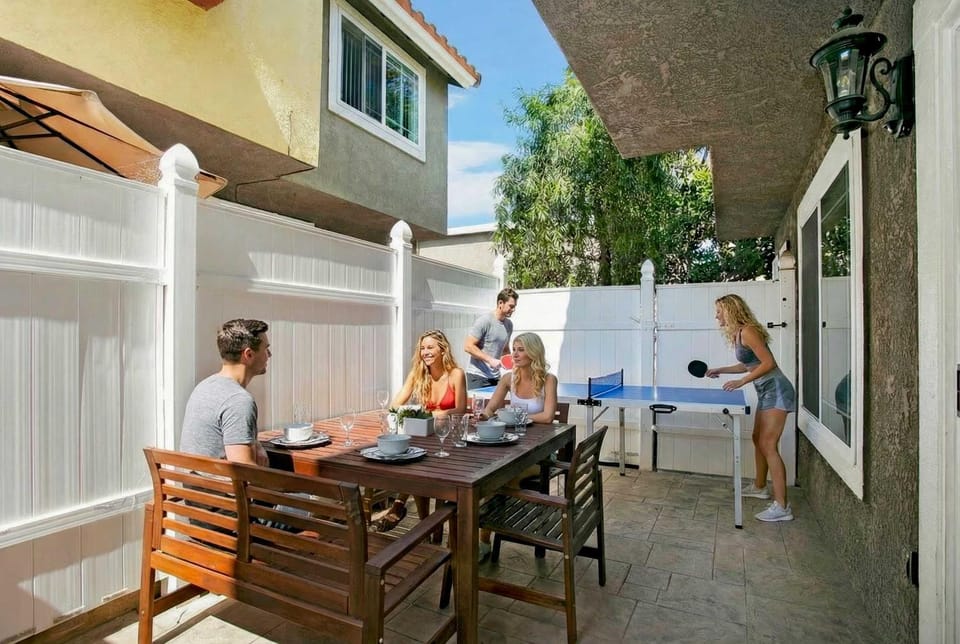 Costa Mesa -Newport- Patio - Free Parking-CM-2 House in Costa Mesa