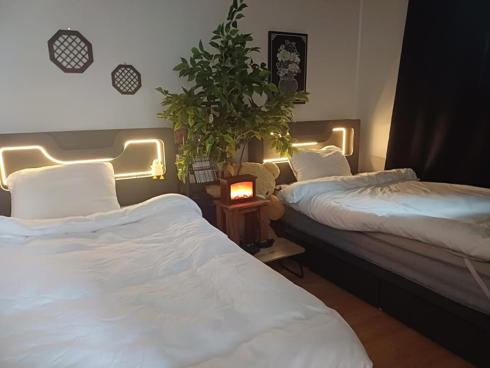 two minutes subway Cozy and Cool HousePoP Netflix game best inpra Apartment in Seoul
