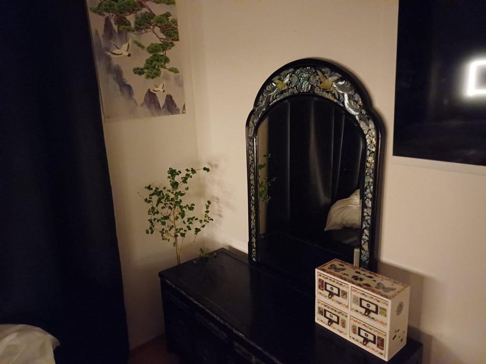 two minutes subway Cozy and Cool HousePoP Netflix game best inpra Apartment in Seoul